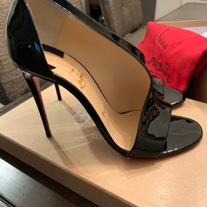 Phoebe 100 Patent Black